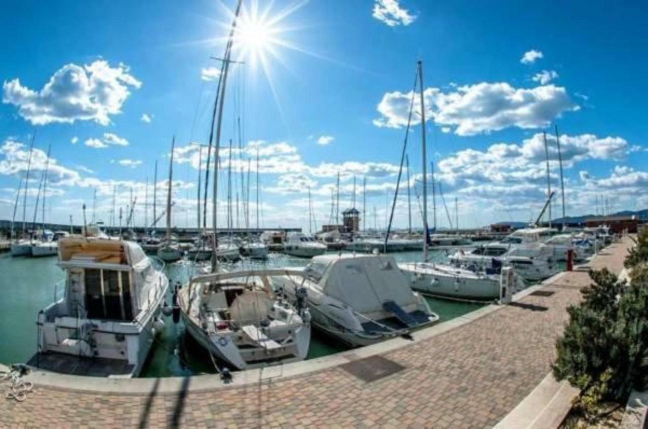 Yacht Suite Marina Di Grosseto Dış mekan fotoğraf