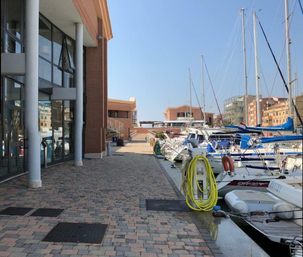 Yacht Suite Marina Di Grosseto Dış mekan fotoğraf