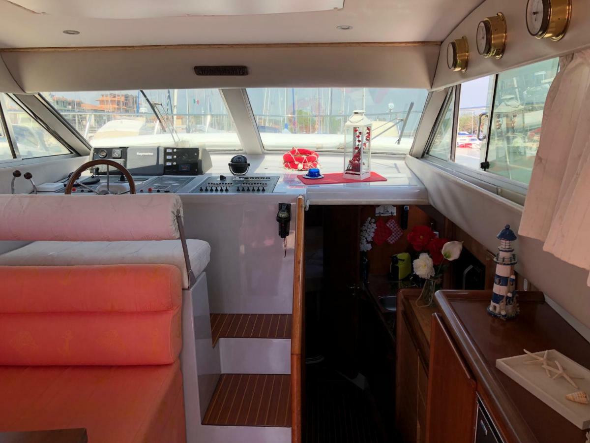 Yacht Suite Marina Di Grosseto Dış mekan fotoğraf